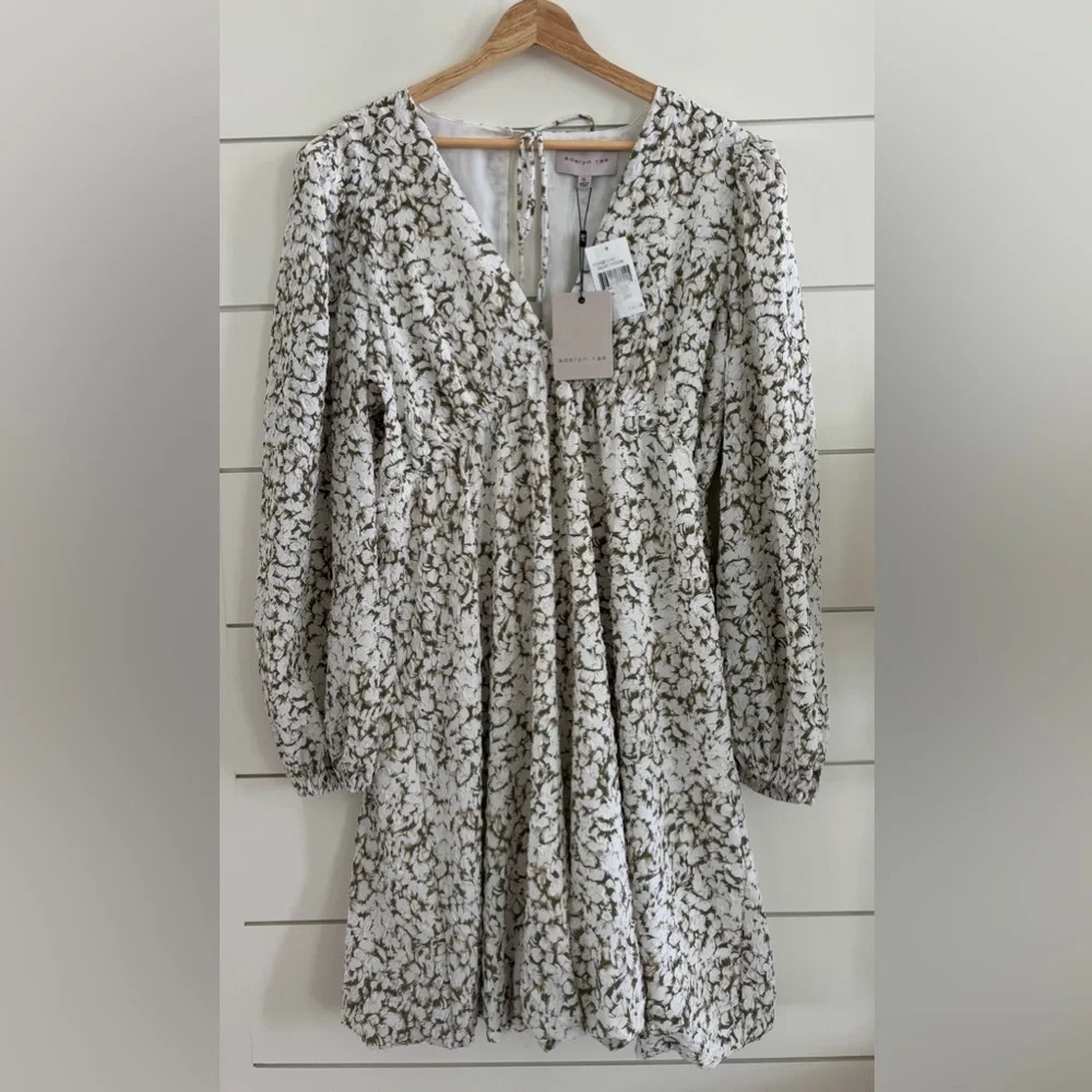 ADELYN RAE BELLAVIE BUBBLE TEXTURED DRESS NWT - Picture 3 of 5